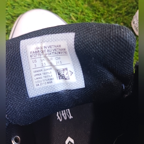 EUC! Boys Mid Converse - Picture 10 of 10